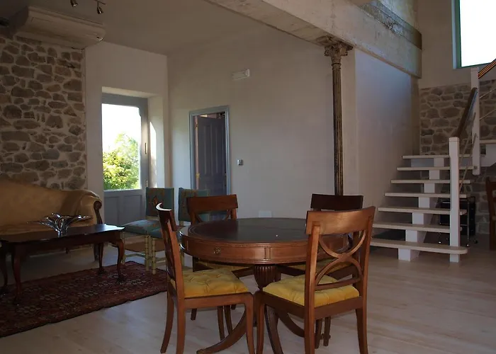 Rolisas Country house