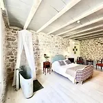 Rolisas Country house