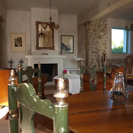 Rolisas Country house